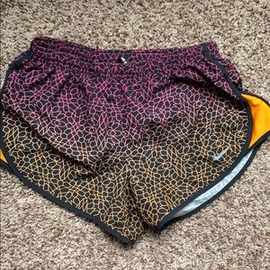 Nike shorts barley worn size small